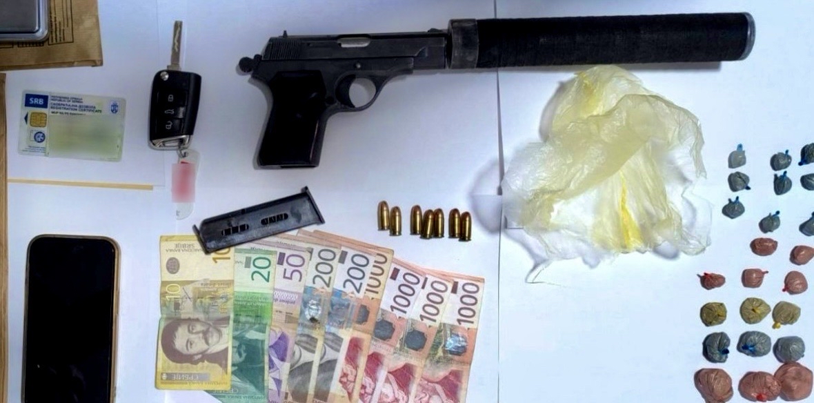 Pao diler u Obrenovcu: Policija zaplenila heroin, pištolj, vagice