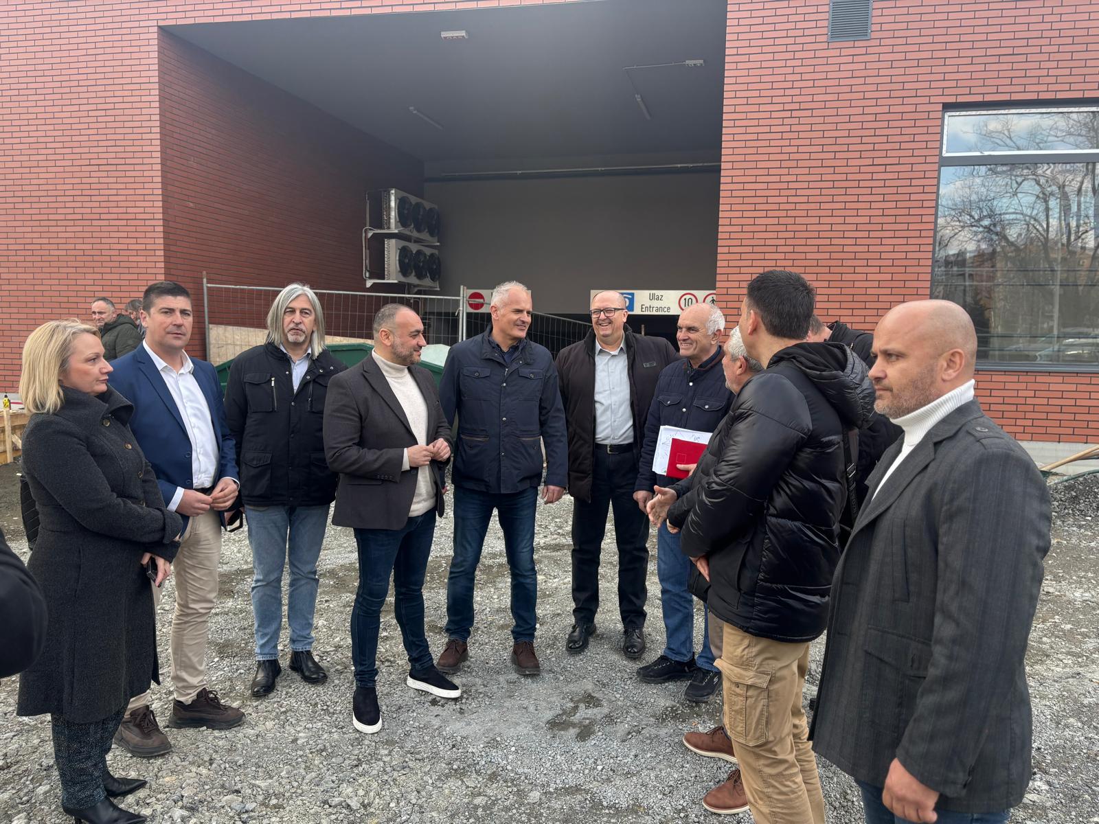 Obilazak radova na izgradnji pijačne ulice i završetku nove pijace u Obrenovcu