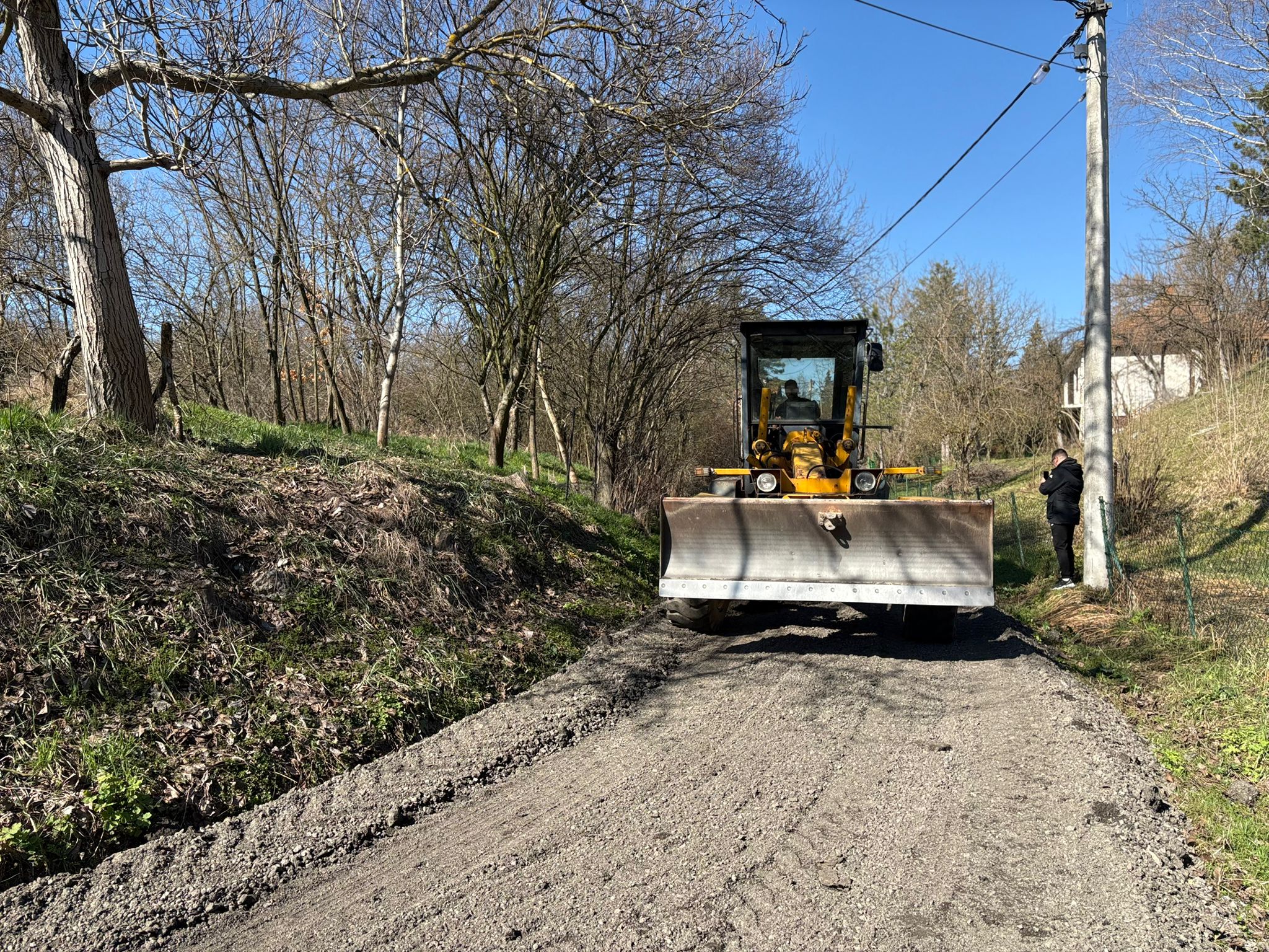 Nasipanje Ulice Svetog Save u Maloj Moštanici